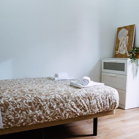 סביליה Triana Riverside Guesthouse מראה חיצוני תמונה