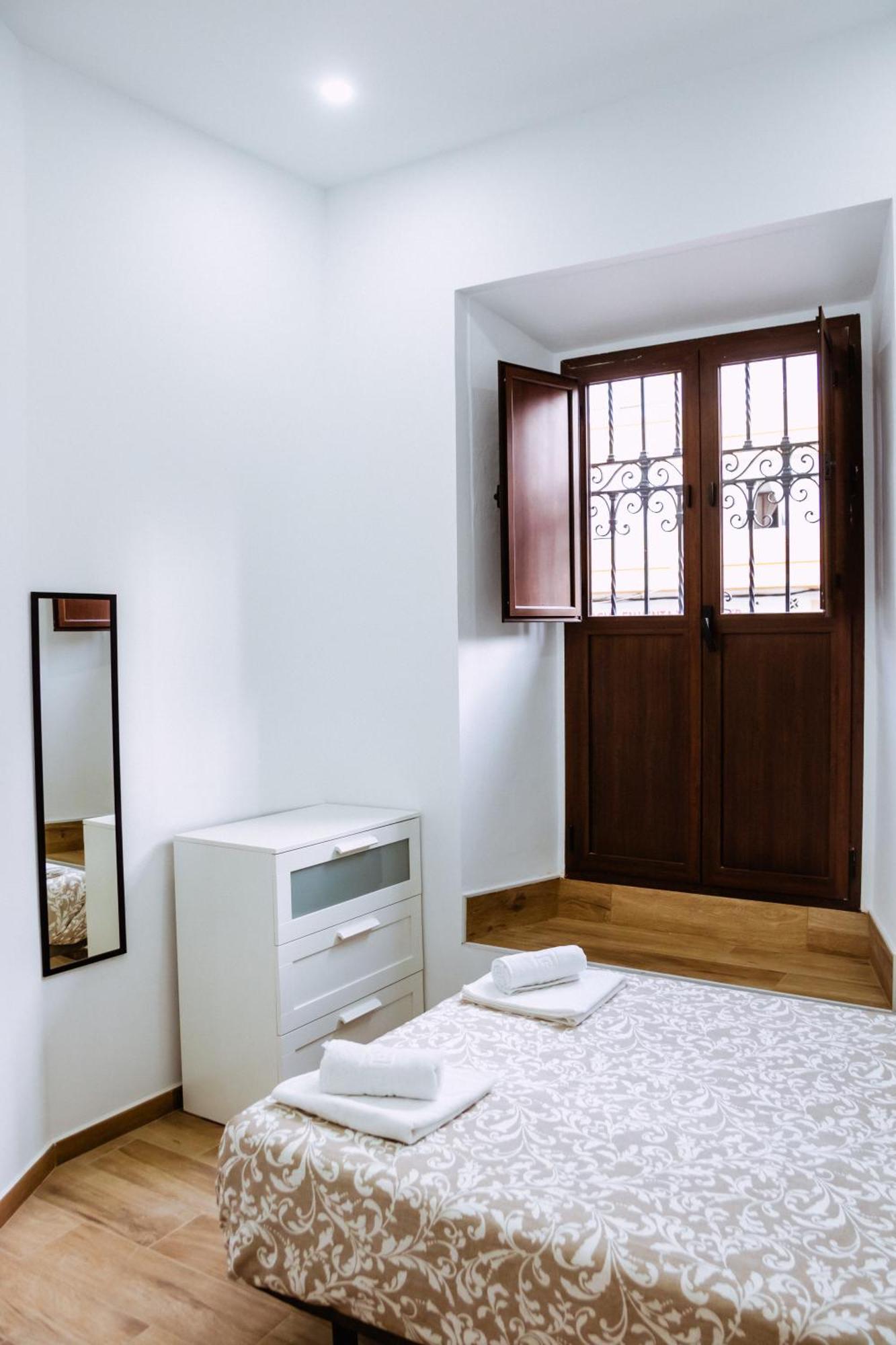 סביליה Triana Riverside Guesthouse מראה חיצוני תמונה