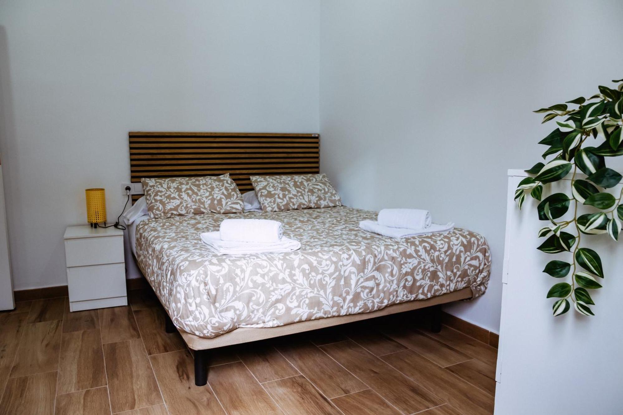 סביליה Triana Riverside Guesthouse מראה חיצוני תמונה