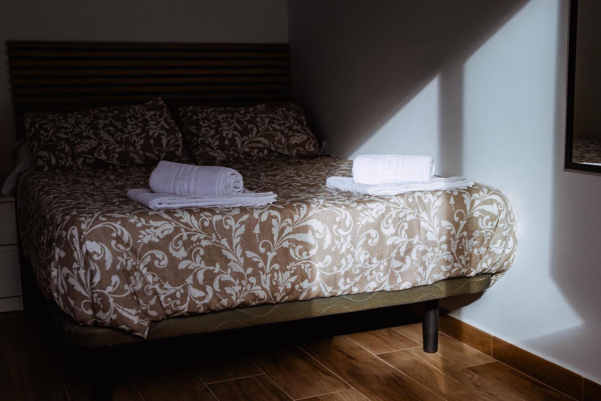 סביליה Triana Riverside Guesthouse מראה חיצוני תמונה