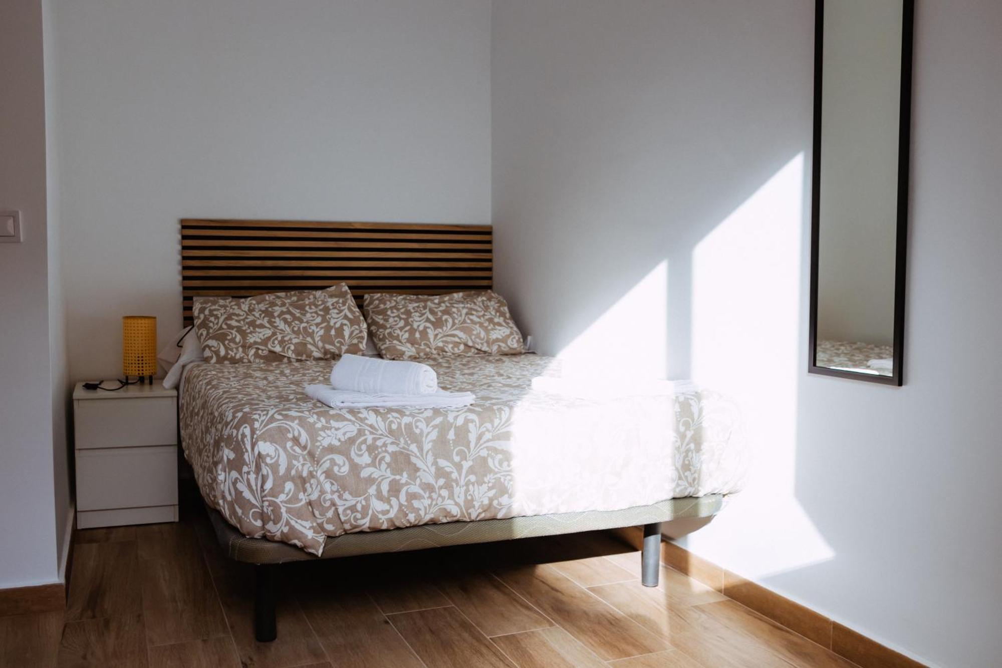 סביליה Triana Riverside Guesthouse מראה חיצוני תמונה