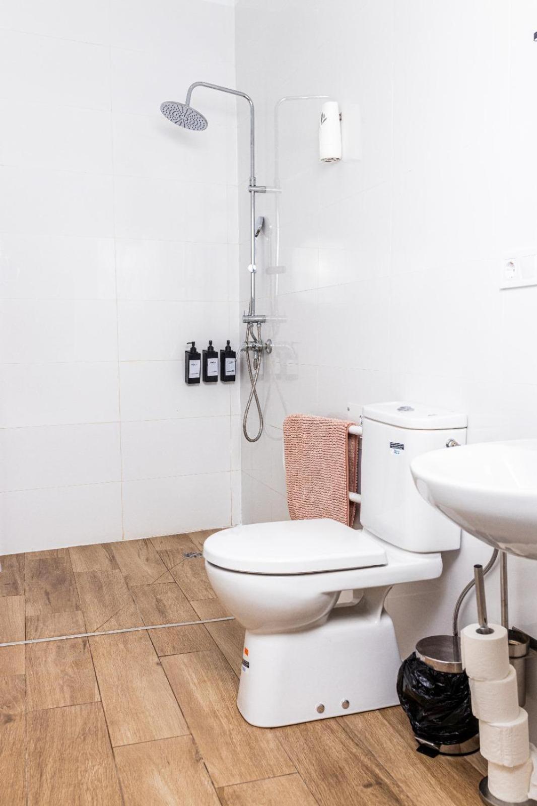 סביליה Triana Riverside Guesthouse מראה חיצוני תמונה