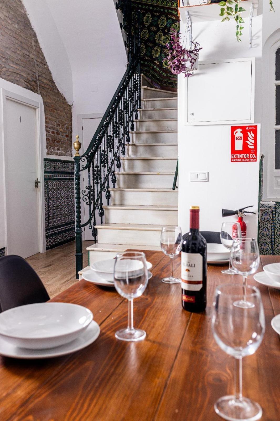 סביליה Triana Riverside Guesthouse מראה חיצוני תמונה