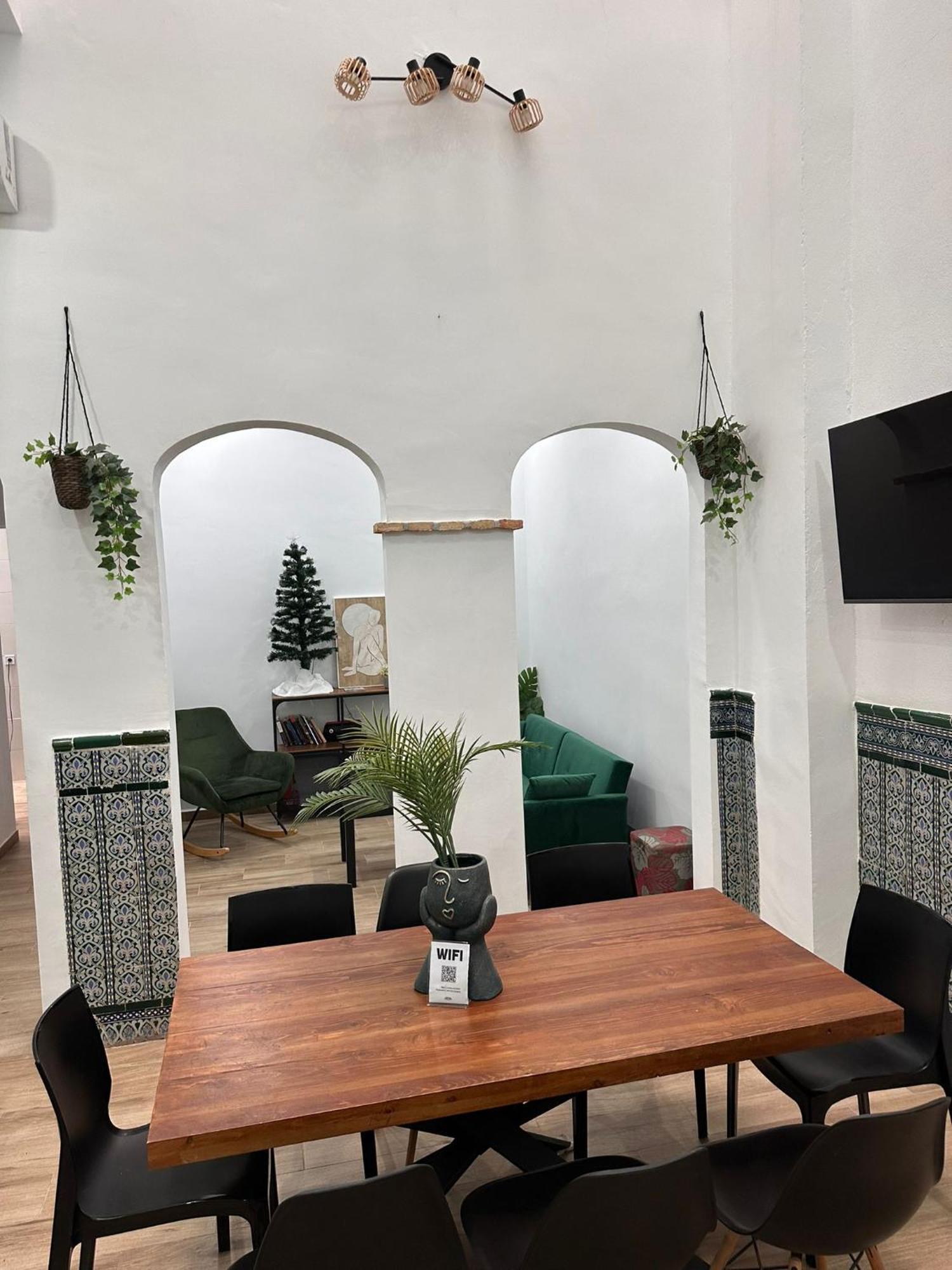 סביליה Triana Riverside Guesthouse מראה חיצוני תמונה