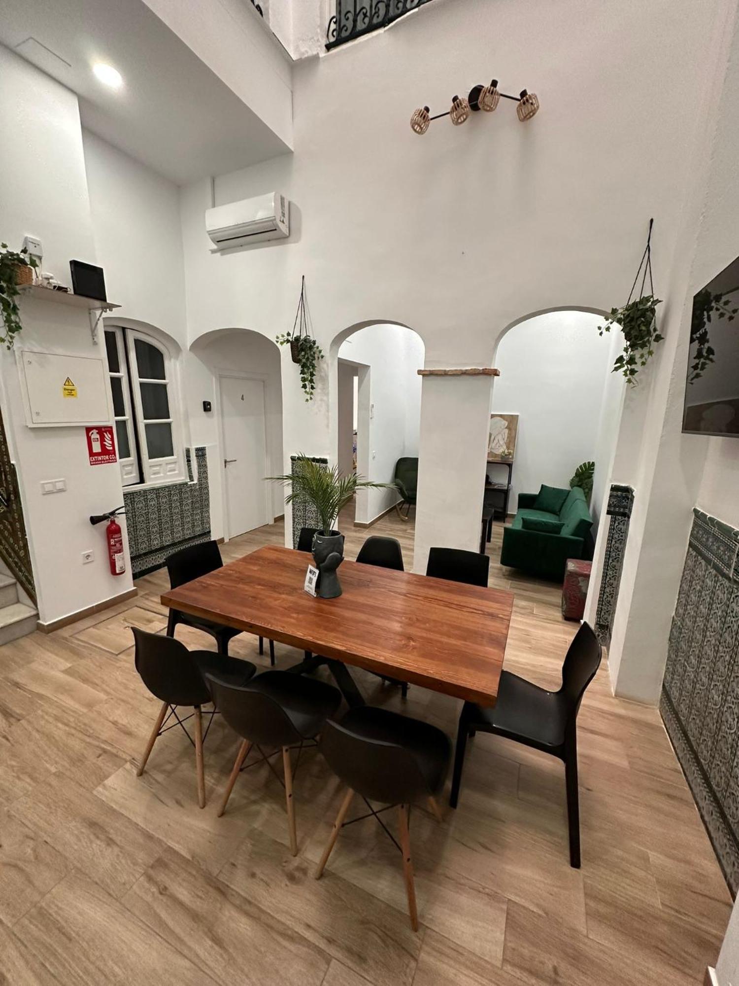 סביליה Triana Riverside Guesthouse מראה חיצוני תמונה